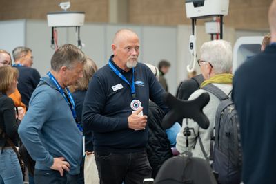 Demonstration af loftlift fra Invacare